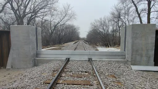 Systèmes de protection contre les crues à la barrière de chemin de fer I Minnesota