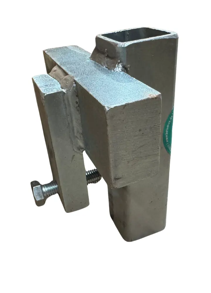 Pièce de fixation pour pour palplanches 