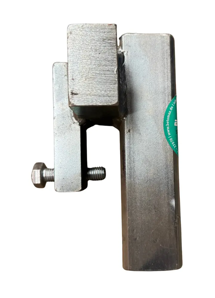 Pièce de fixation pour pour palplanches 